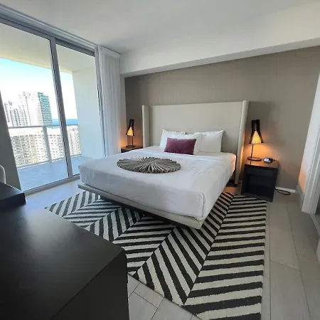 Apt Hyde, Beach, Pool, And Resort Amenities In Miami